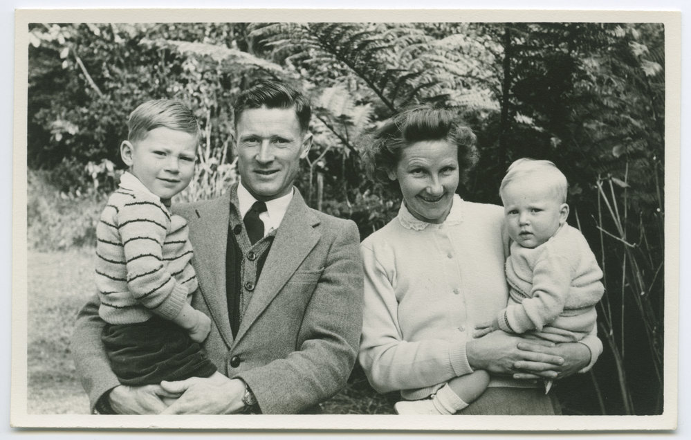 Mr Selwyn and Mrs Kathleen M. Goldsbury and family