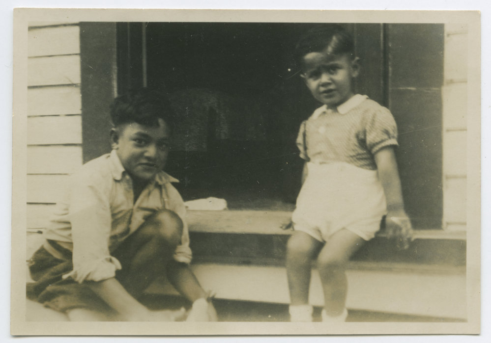 Two unknown Maori boys