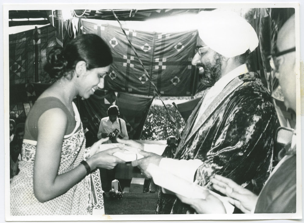 Dr Giani Zail Singh presents a prize