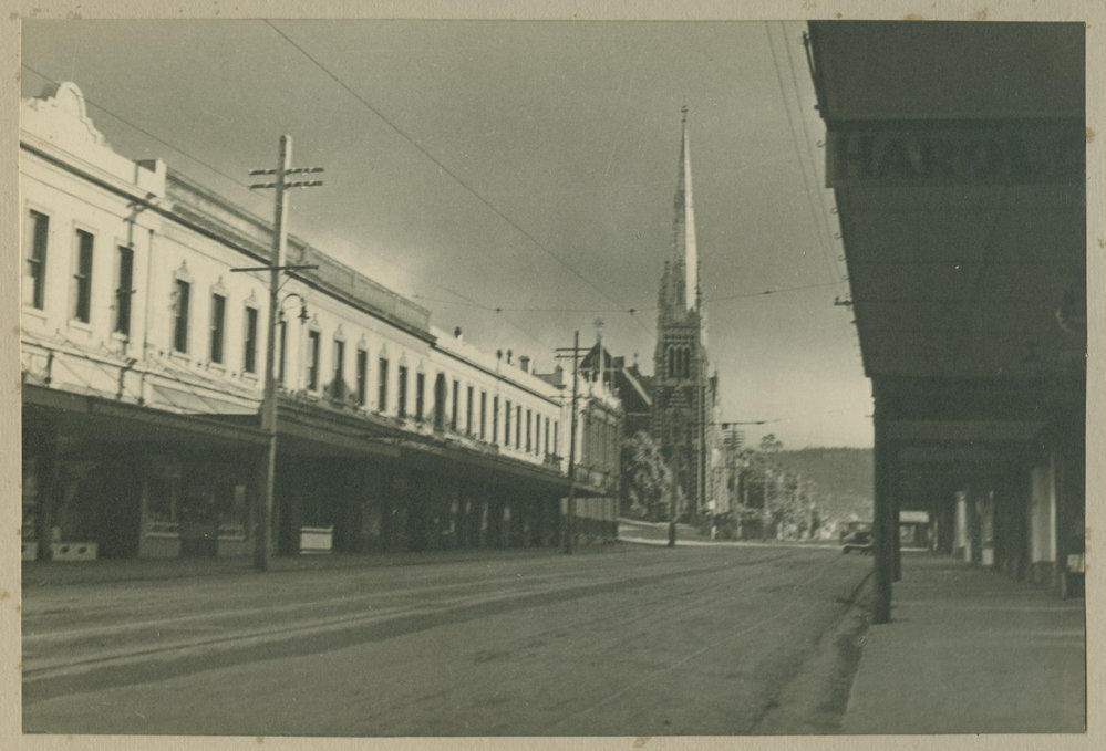 George St., looking towards Knox Church
