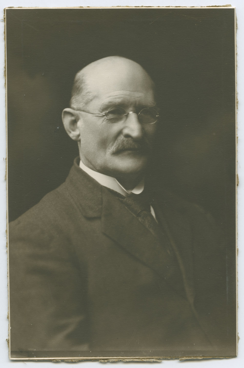 Porrtrait of S. M. Park