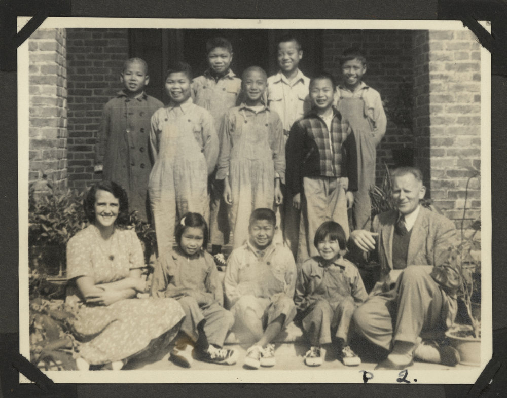 Rev And Mrs Jansen With Chinese Children.