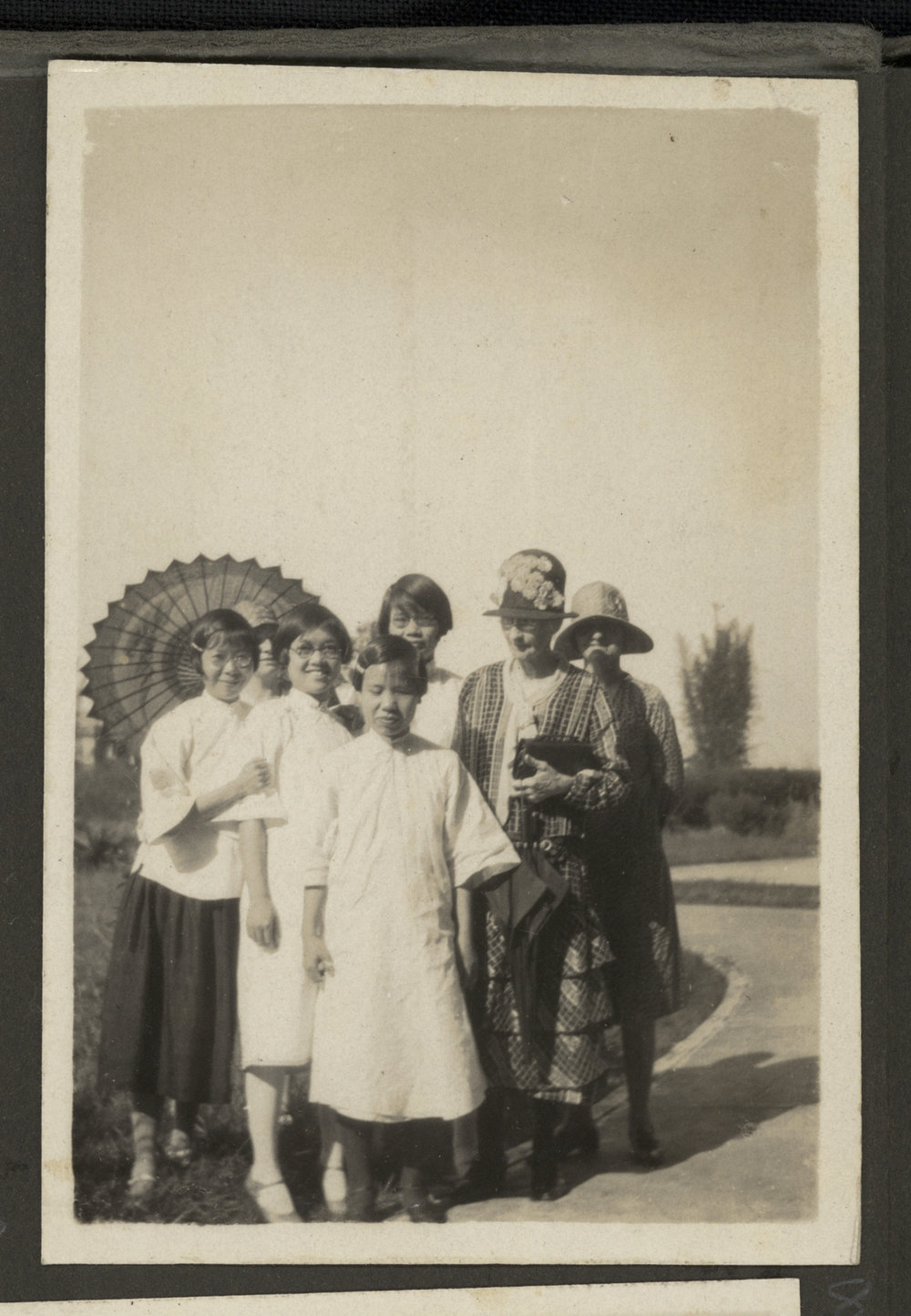 Mrs Yansen And Takkei Girls.