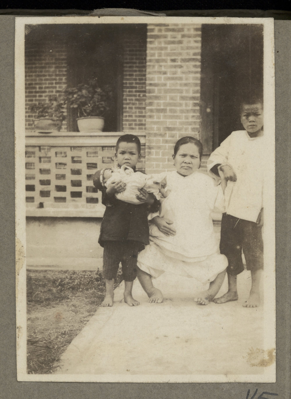 The Dwarf Lady and Her Children