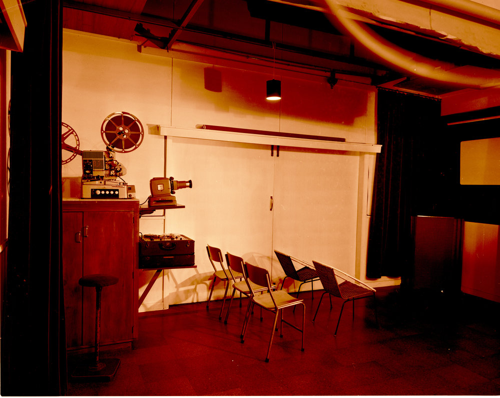 Photographic Unit Preview Room