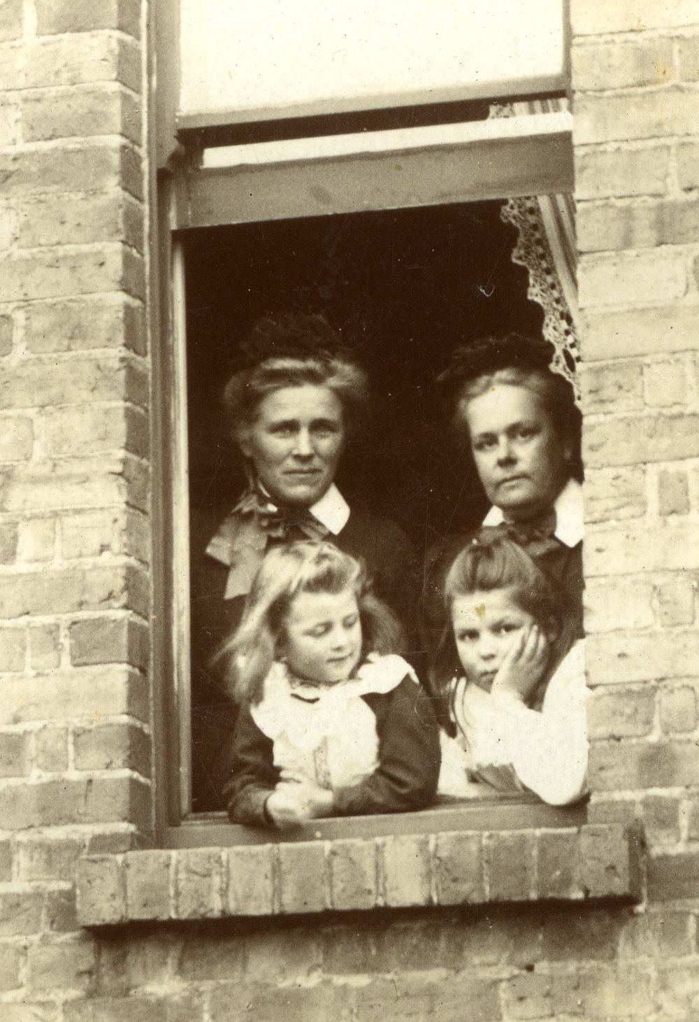 Sr's Evelyn and Mary with orphan children.