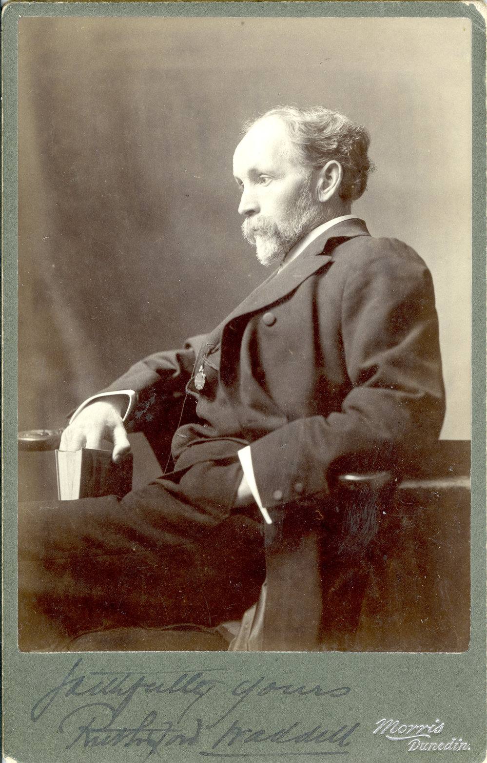 Dr R. Waddell