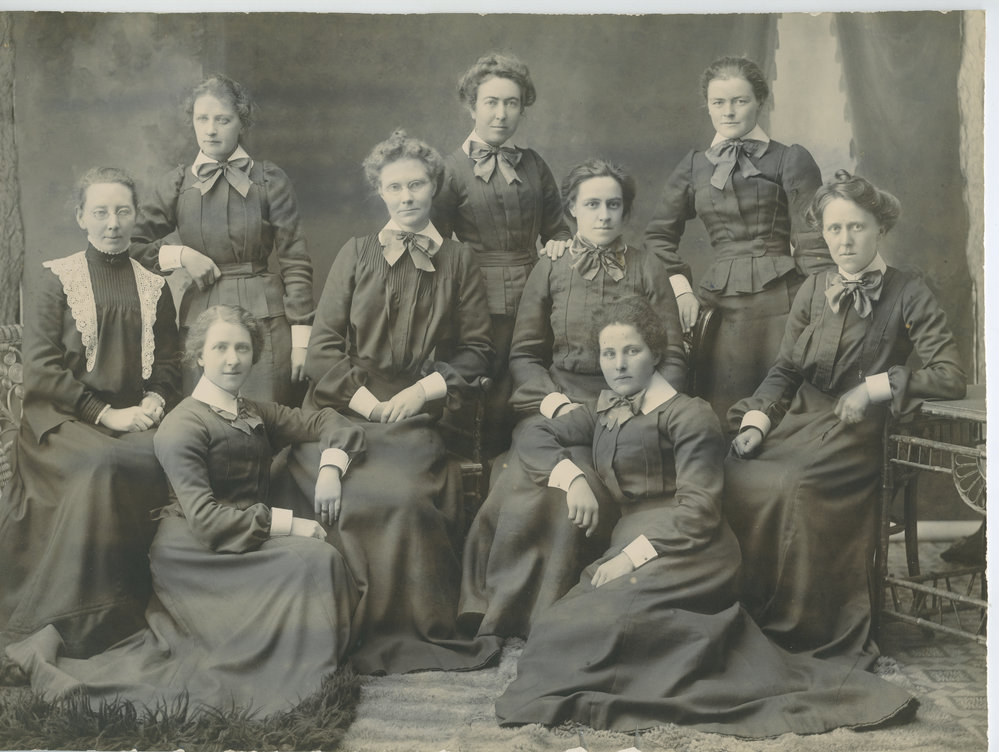 Deaconess College Group - 1904