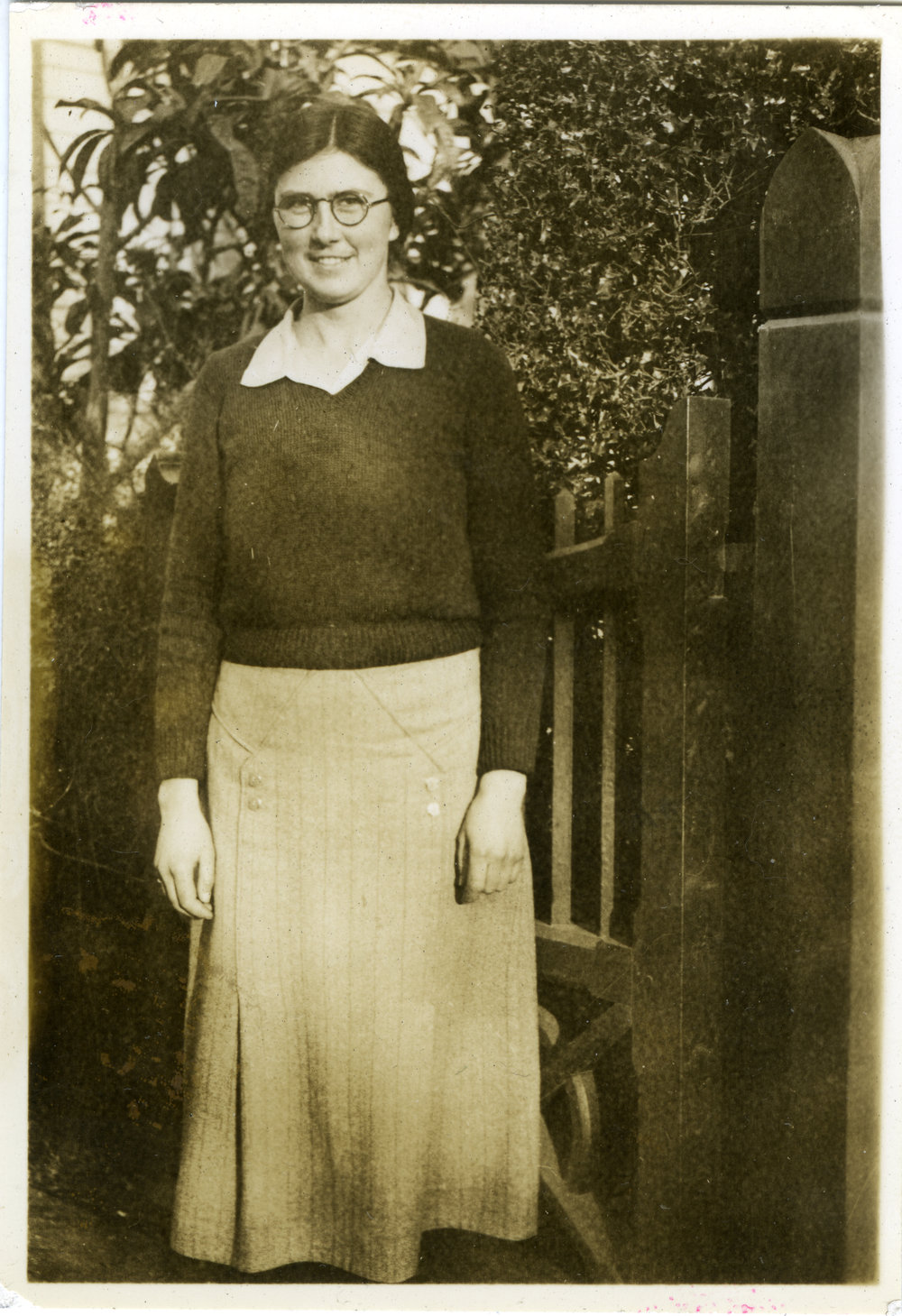 Miss Lorraine Saunders