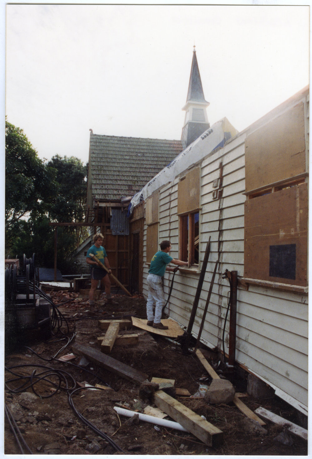 Preparation of Kelburn Church for removal