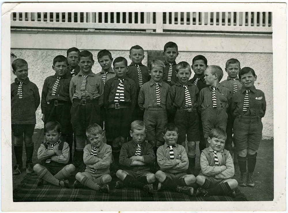 Group of Glendining Home Brothers