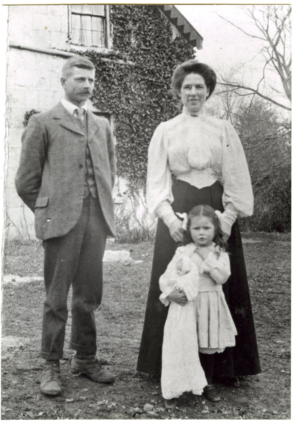 Harry Ellett, Jeannie Ellett and Lilla Ellett