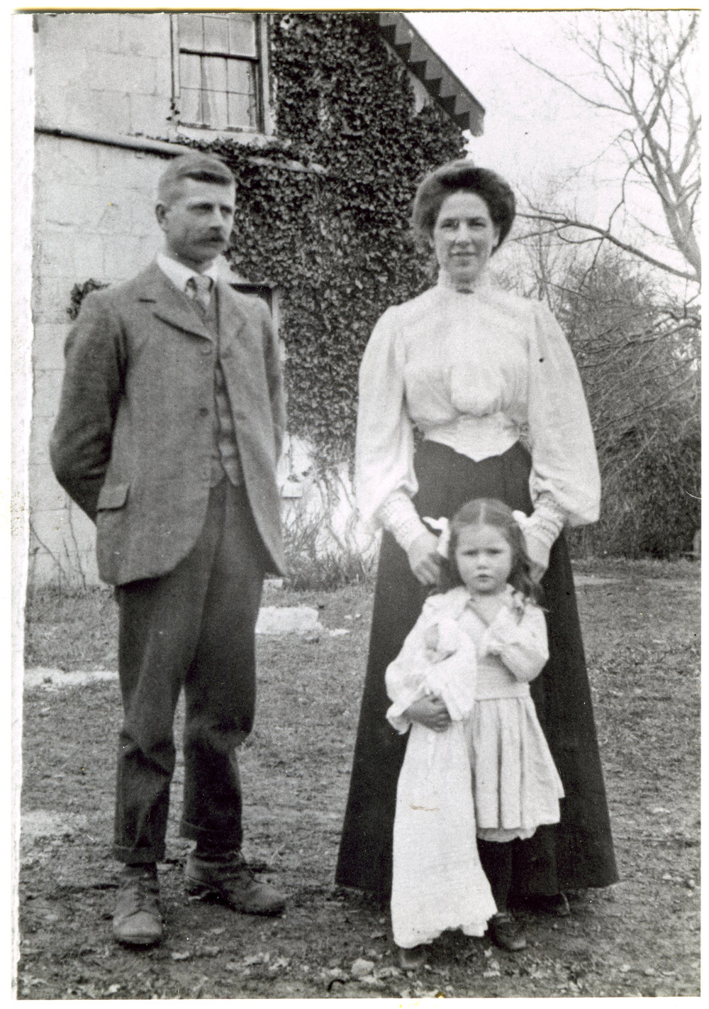 Harry Ellett, Jeannie Ellett and Lilla Ellett