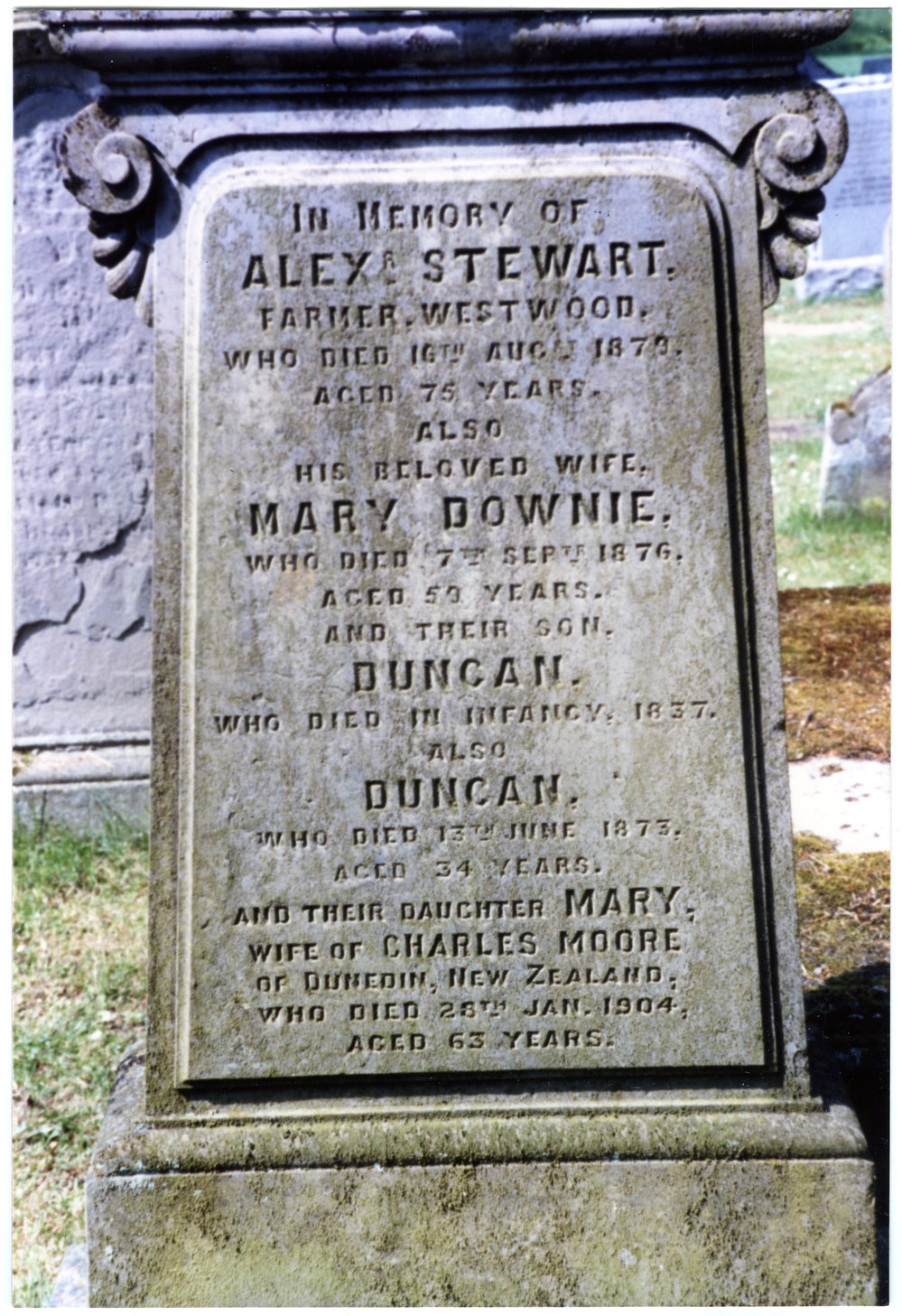 Memorial of Alex Stewart, Mary Downie, Duncan Stewart, Duncan Stewart, Mary Moore and Charles Moore