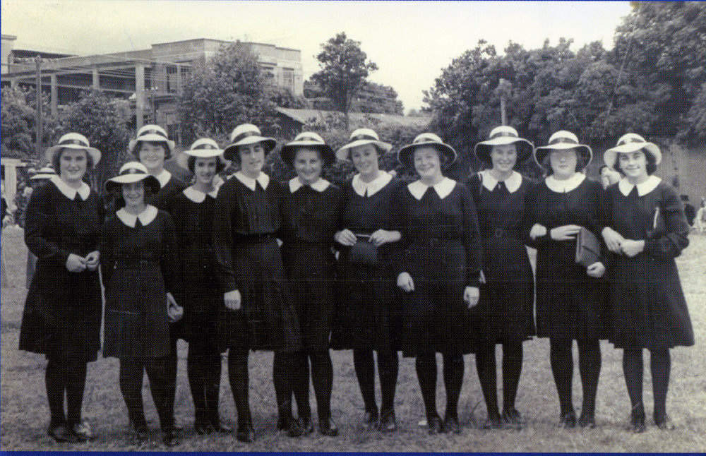 St. Cuthbert's College students at the Easter Show, 1945-47
