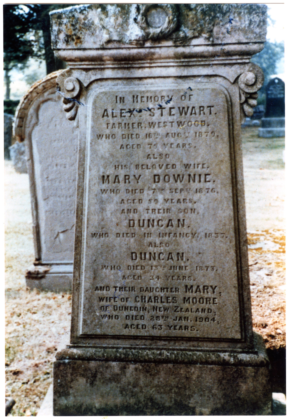 Memorial of Alex Stewart, Mary Downie, Duncan Stewart, Duncan Stewart, Mary Moore and Charles Moore