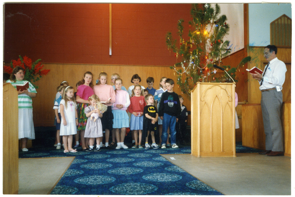 Children singing, St. Enoch's Church 