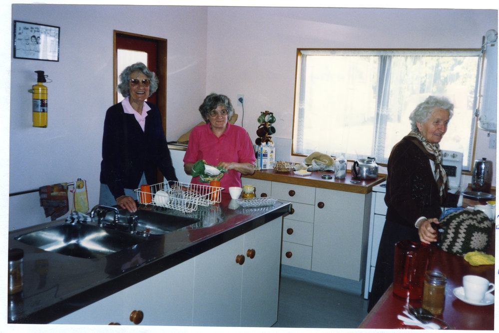 Win Smith, Dorothy Finlay and Ettie Lang-Parris help out, St. Enoch's Church