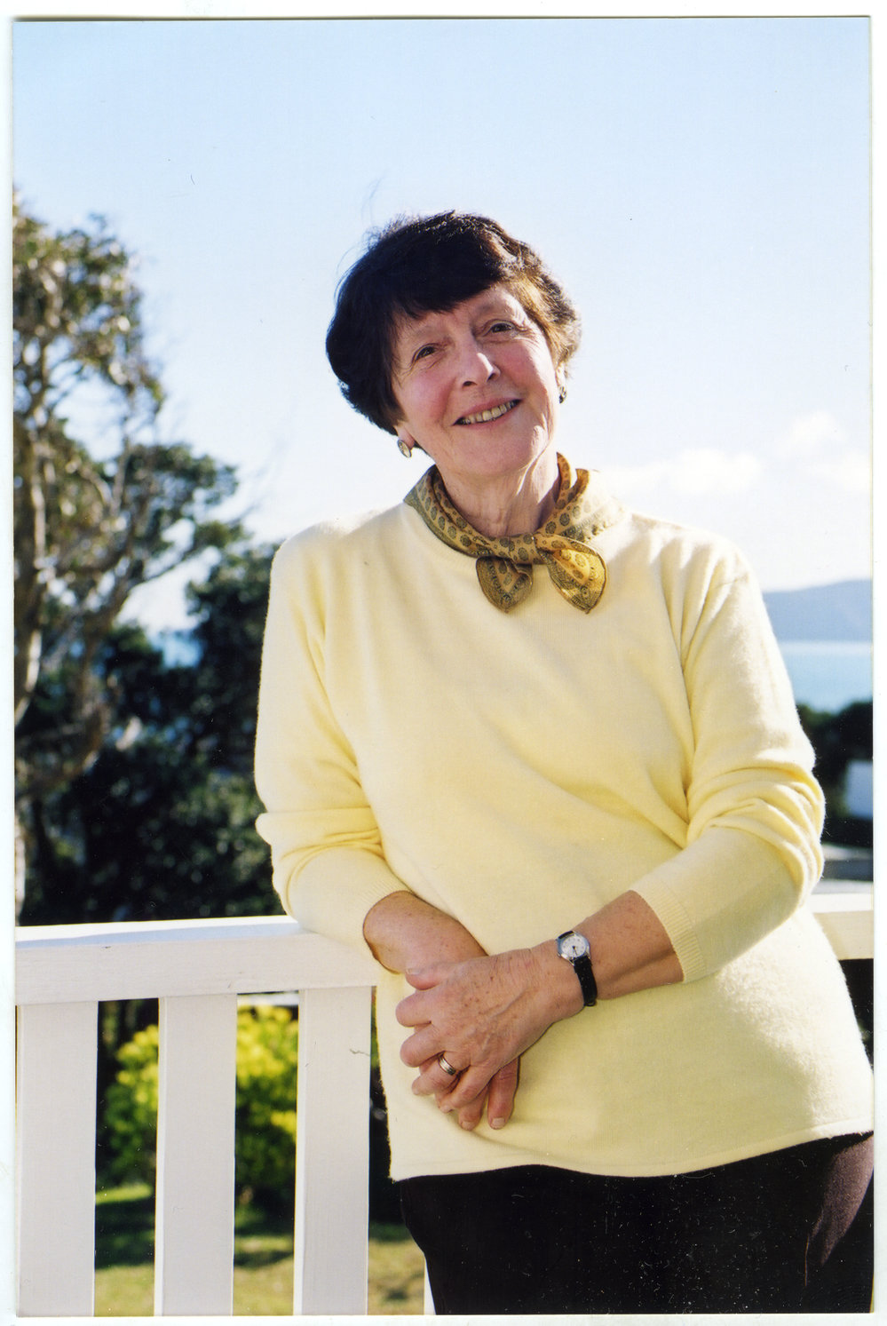 Shirley Erena Murray, portrait, 2001
