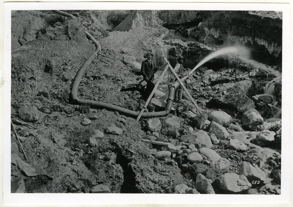 Sluicing at Main Gully, Naseby