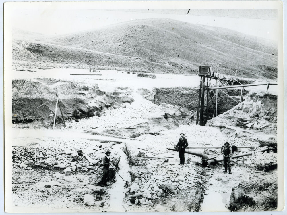 Sluicing at Spec Gully, Naseby