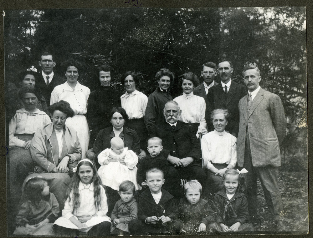 Missions Convenor with Canton Villages Mission staff, 1916