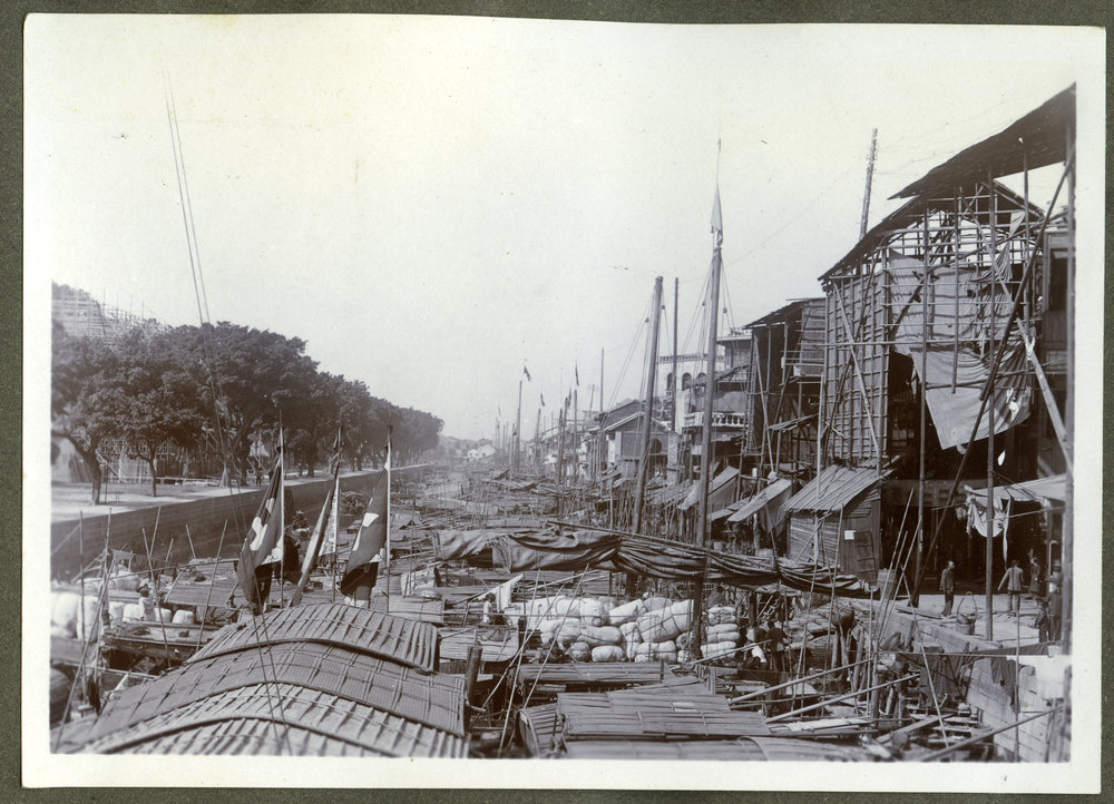 Canal in Shameen, 1911