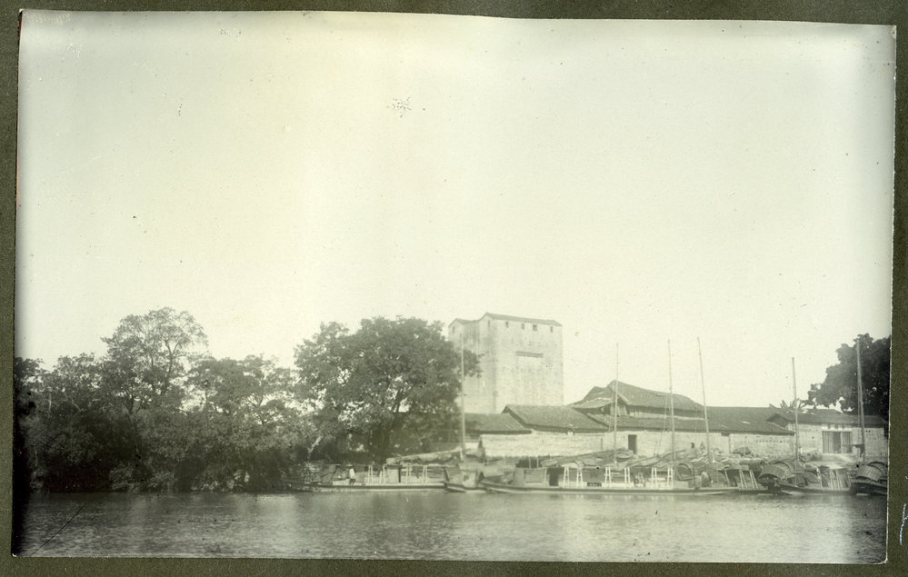 "Ko Tong, pawn shop," Ko Tong from the river