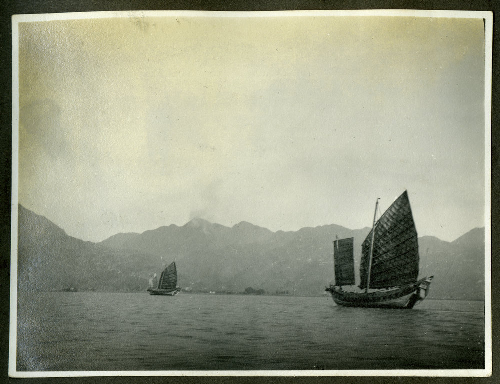 Junks sailing at Foochin, 1916