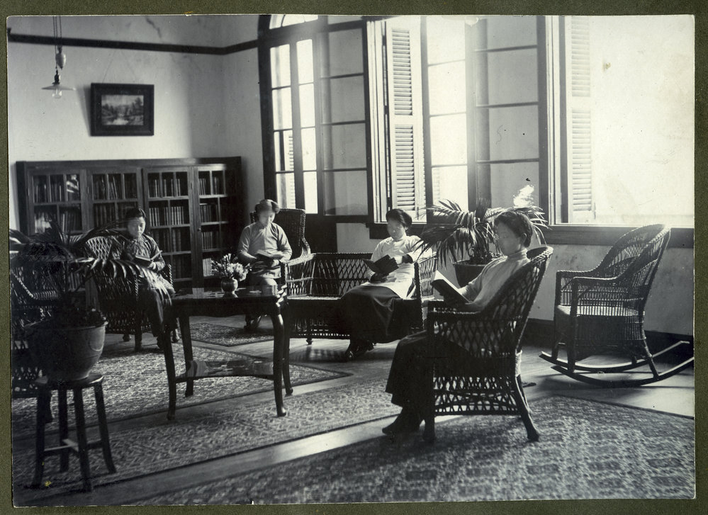 Unidentified Chinese women reading at a Girls' School, Foochow, 1916