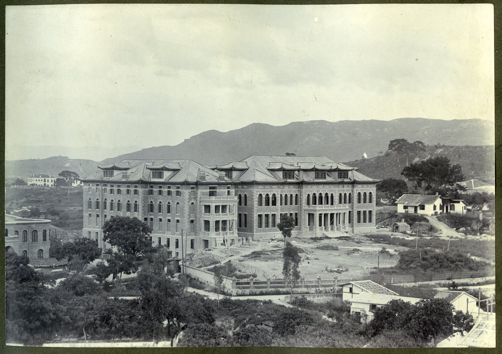 Exterior view of the Girls' School, Foochow, 1916