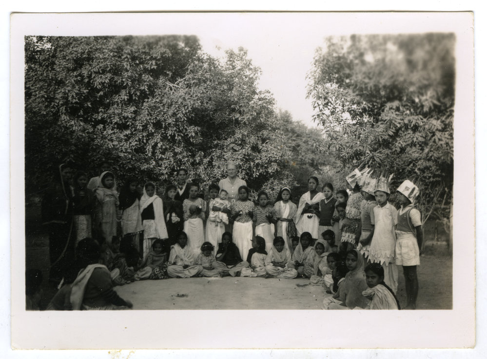 Group of unidentified children 