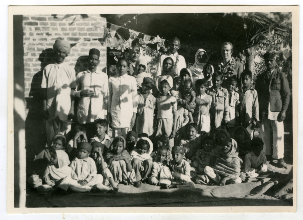 Unidentified school group at Nahar, 1949