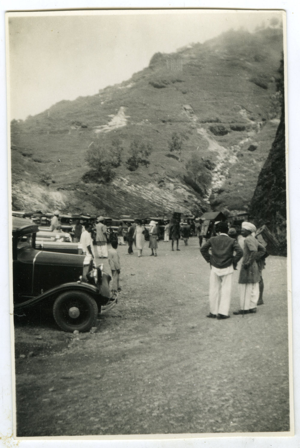 Cars awaiting passengers