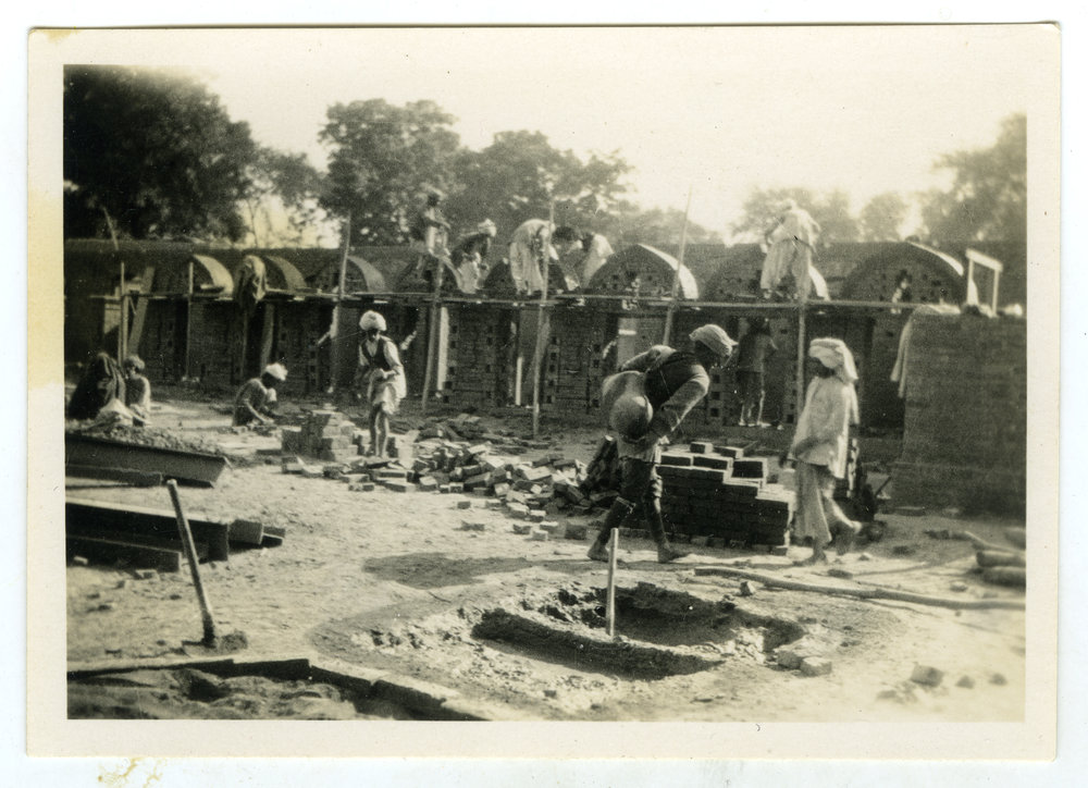 Construction of an unknown building