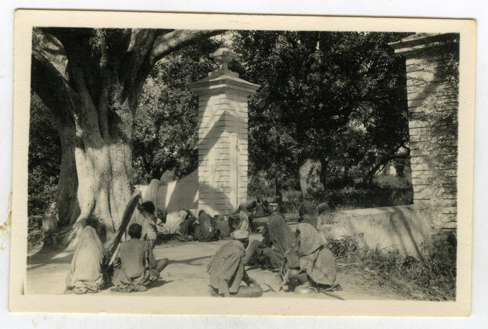 Outside courthouse gates, Saharanpur