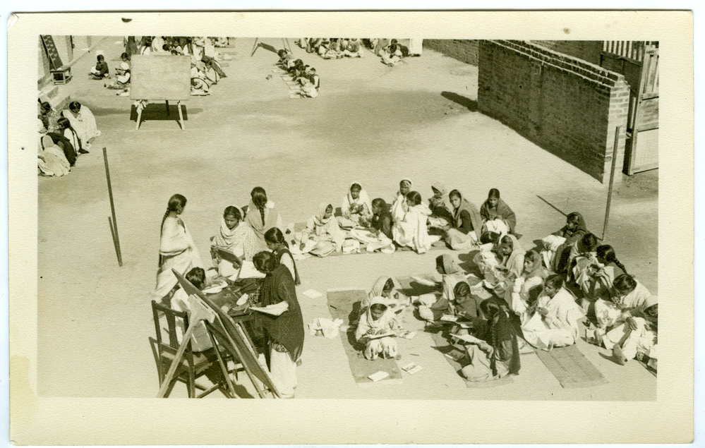 Outdoor school class