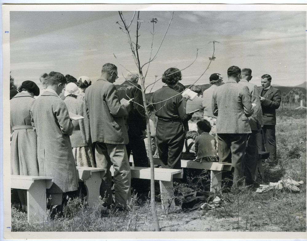 Presbyterian service conducted outside