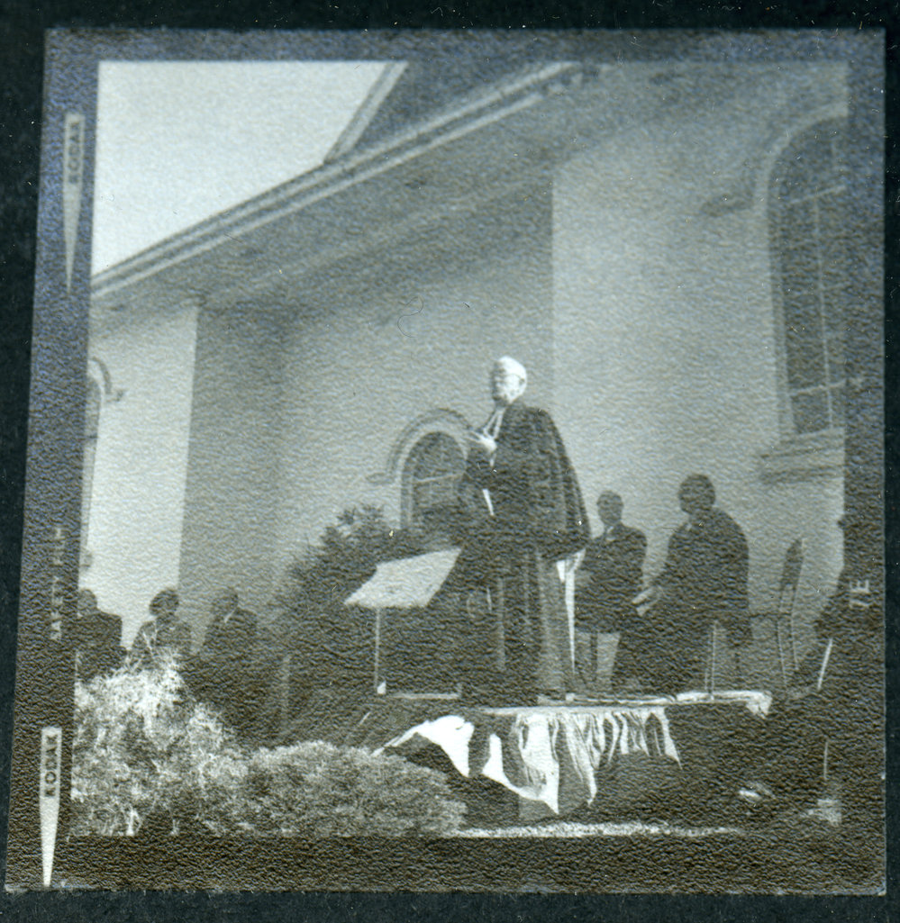 Unidentified man delivering a speech, John Knox, Rangiora, 1972