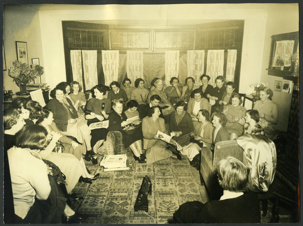 "Knox Young Marrieds Group at Murray Place Manse," 1952-1954