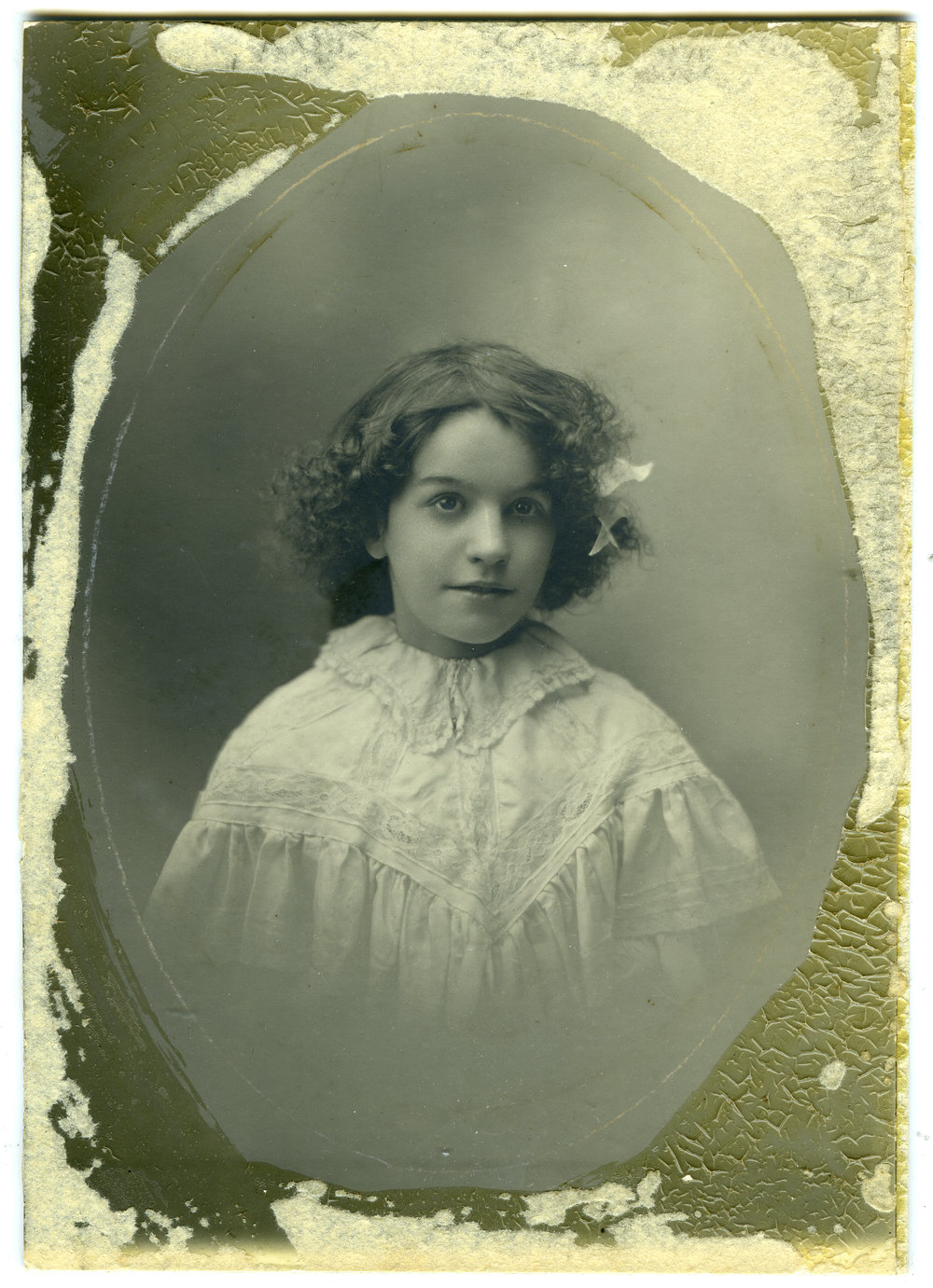 Unidentified young girl, studio portrait 