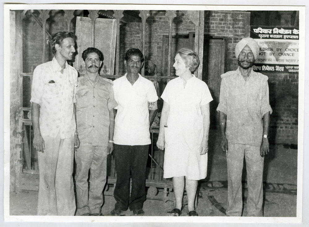 Beryl Howie and four unidentified Indian men, Ludhiana
