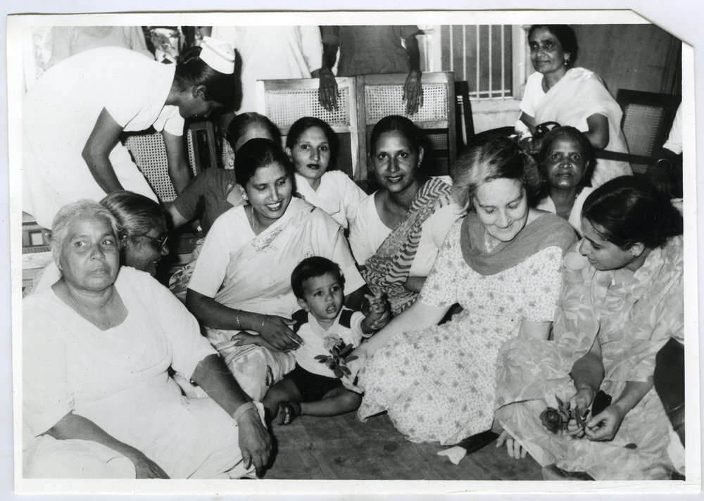 Beryl Howie with patients of the Christian Medical College and Hospital, Ludhiana