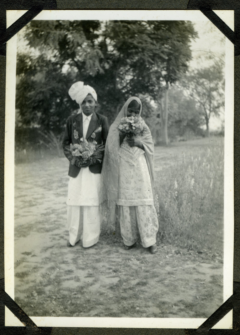 "Wedding Groups," Budhu and Jawantri