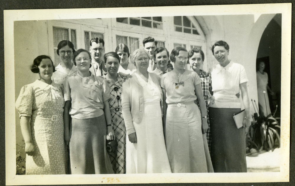 Lorraine E. Saunders and colleagues, India, 1937