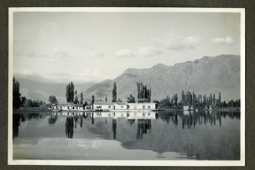 "House boats," Srinagar