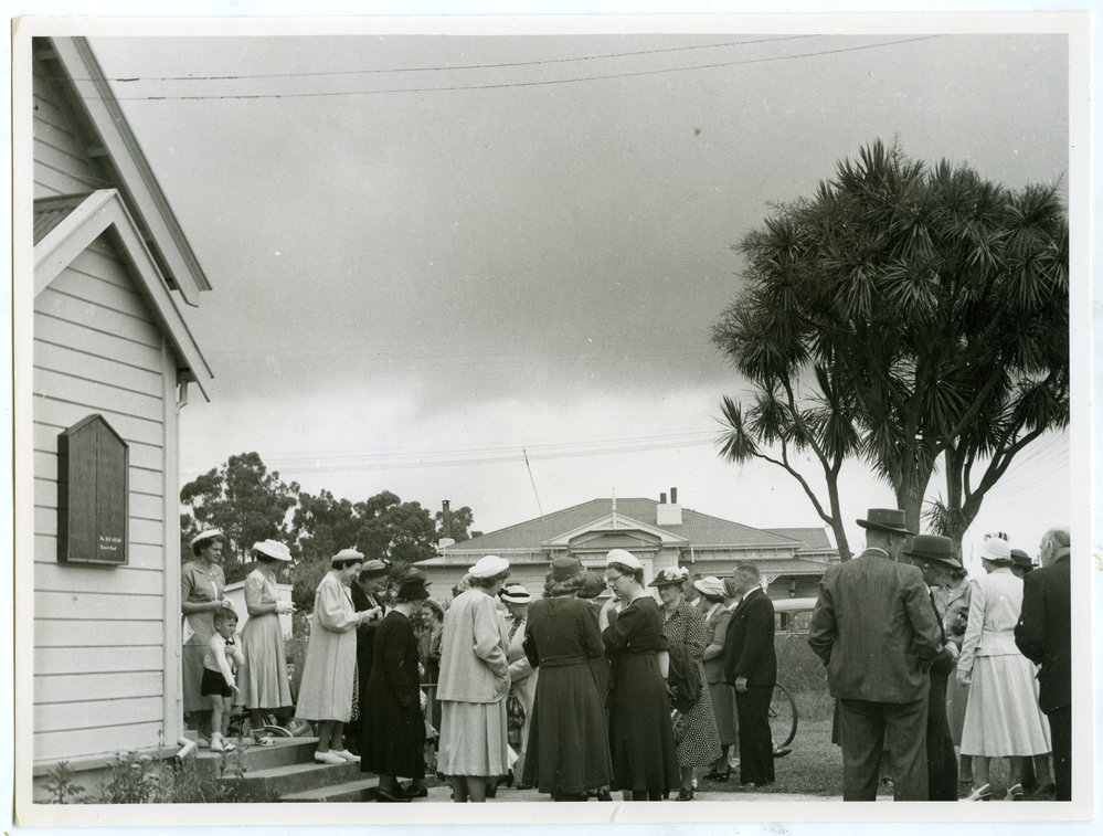 Tahunanui congregation after worship