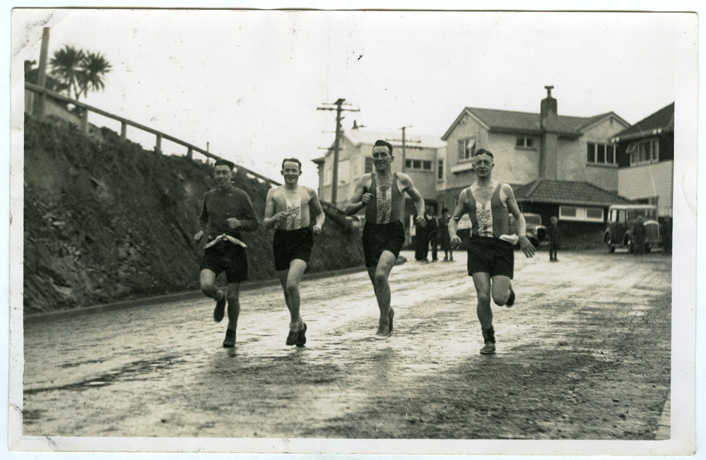 "The medium pack," Presbyterian Harrier Club - Wellington, 1940