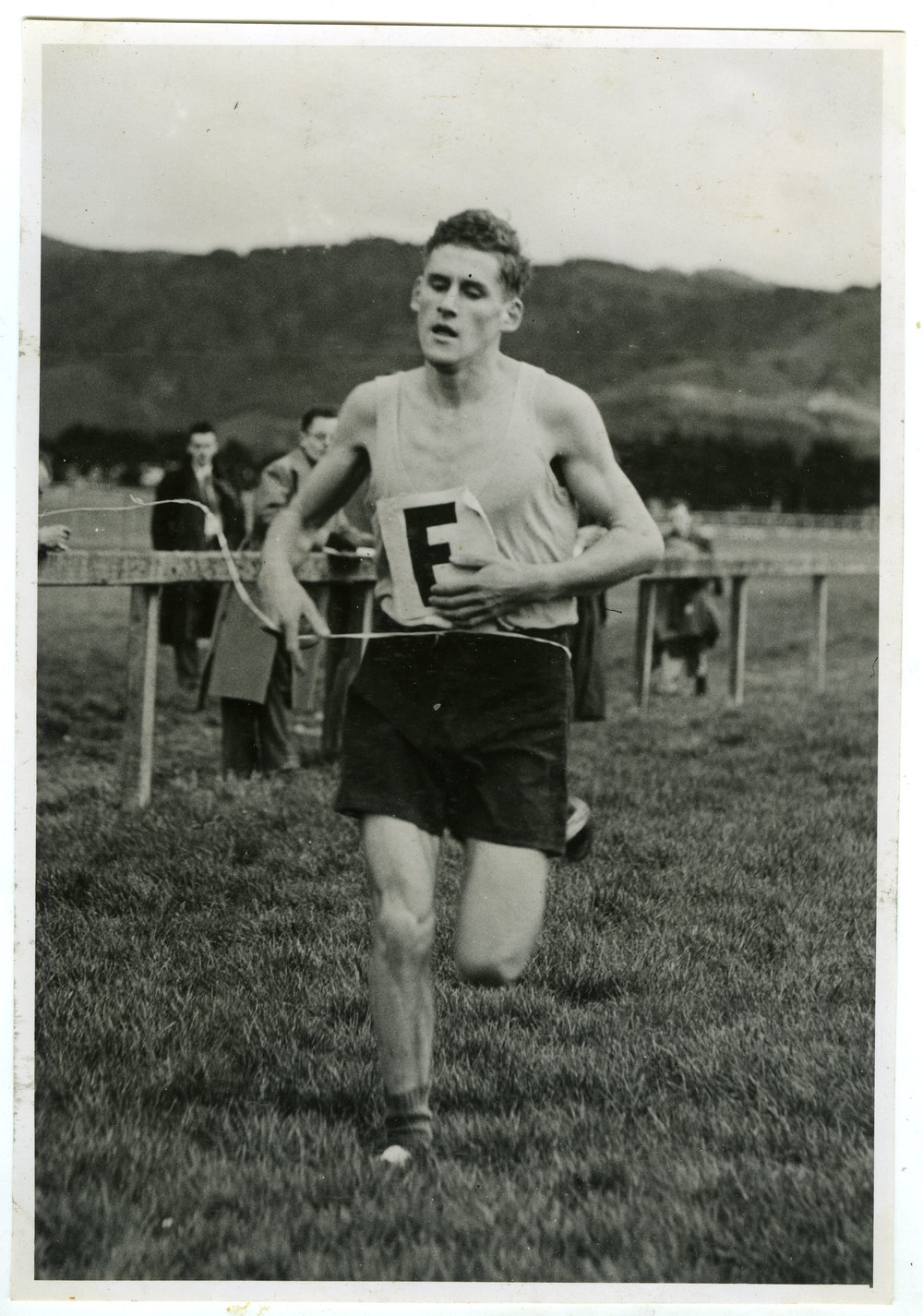 "Bob Read winning Wellington Junior Provincial Championship, 1947" Presbyterian Harrier Club - Wellington 