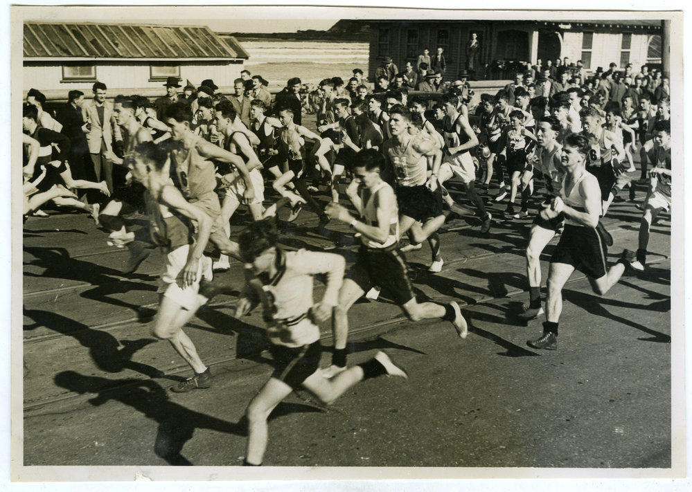 "Start of Vosseler, 1948" Presbyterian Harrier Club, Wellington